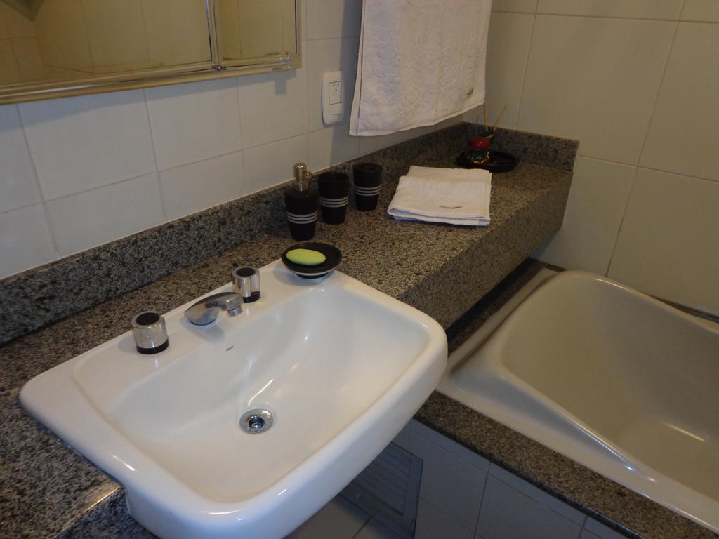 Apartamento Kami 阿雷格里港 外观 照片